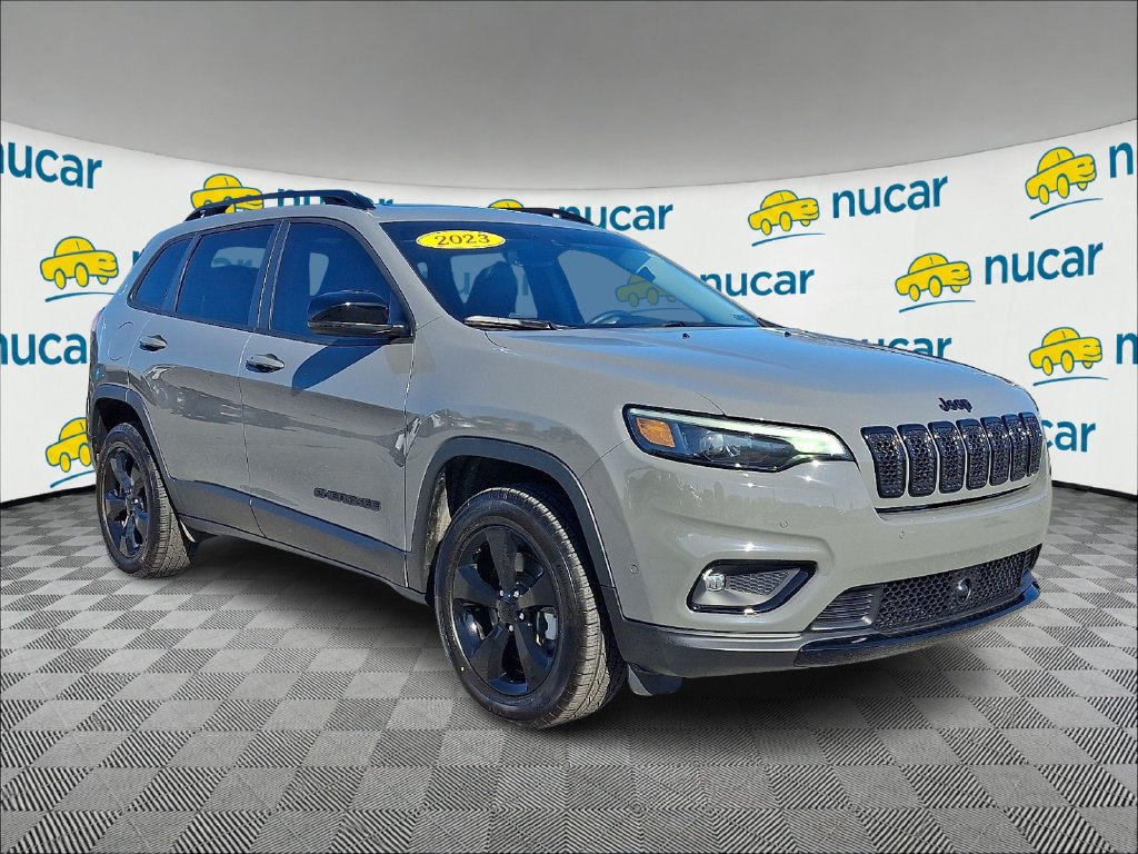 Used 2023 Gray Jeep Altitude image 1