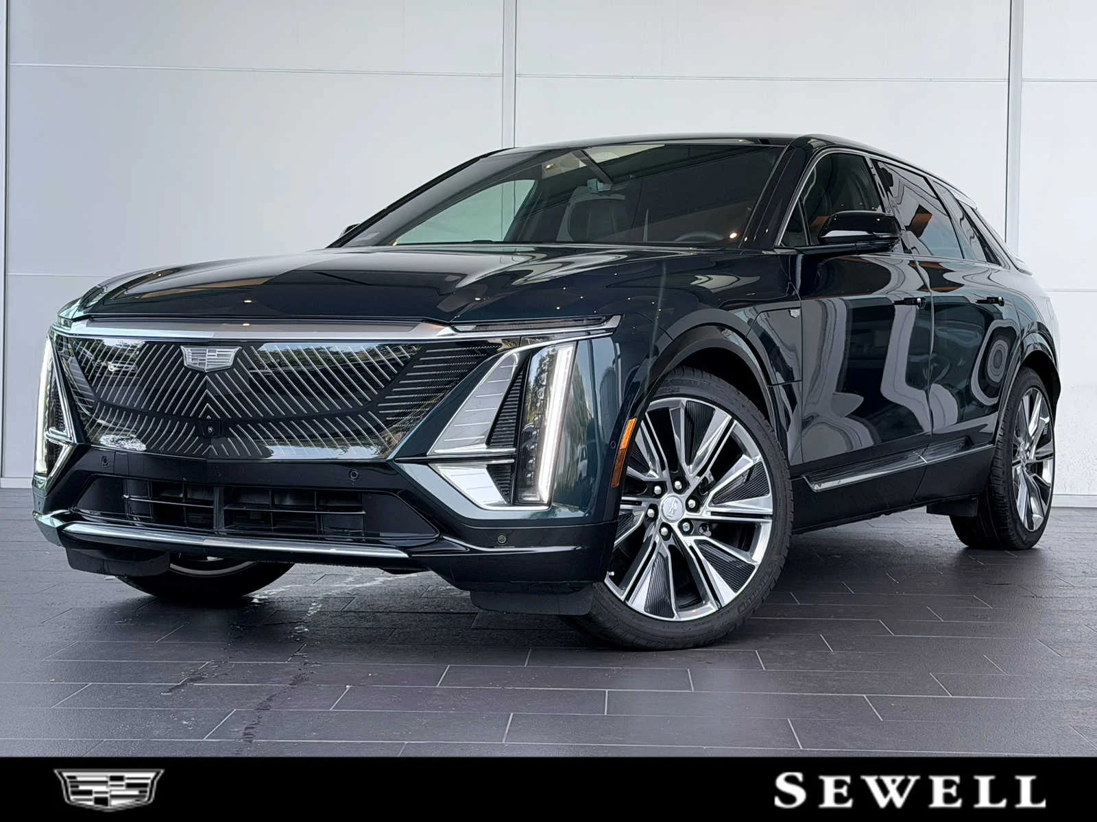 2025 Cadillac LYRIQ Luxury 3
