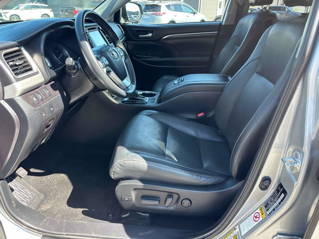 Used 2019 Silver Toyota Limited image 8