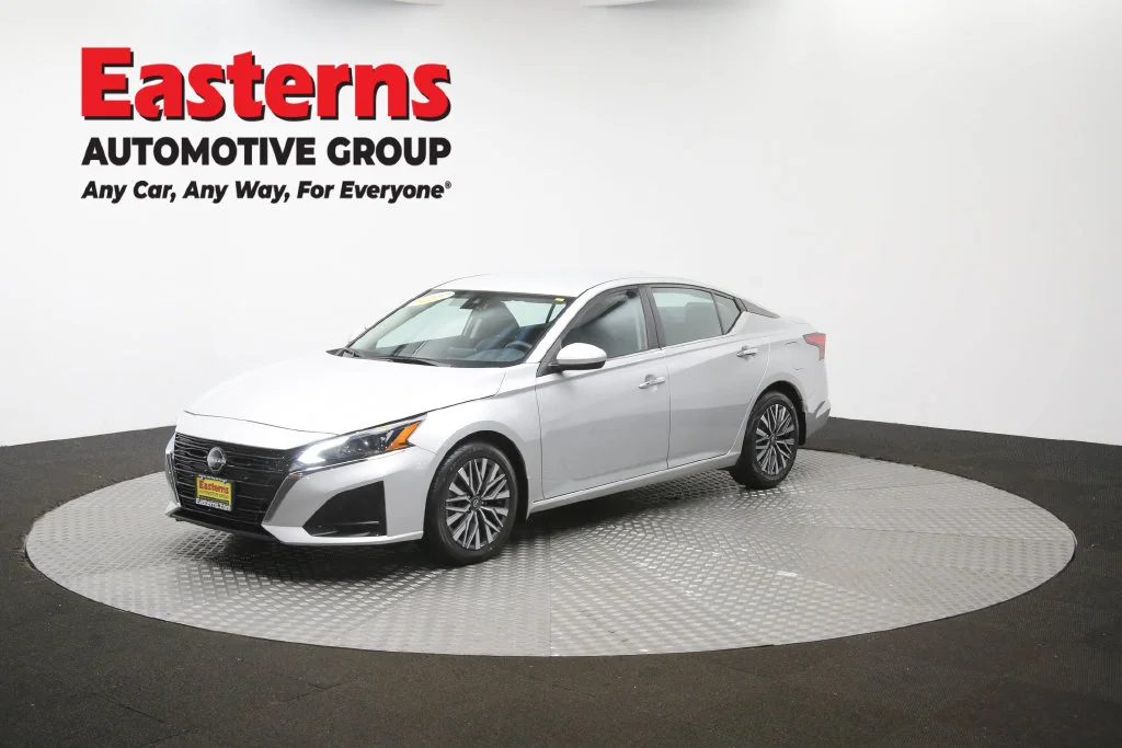 Used 2023 Silver Nissan 2.5 SV image 56