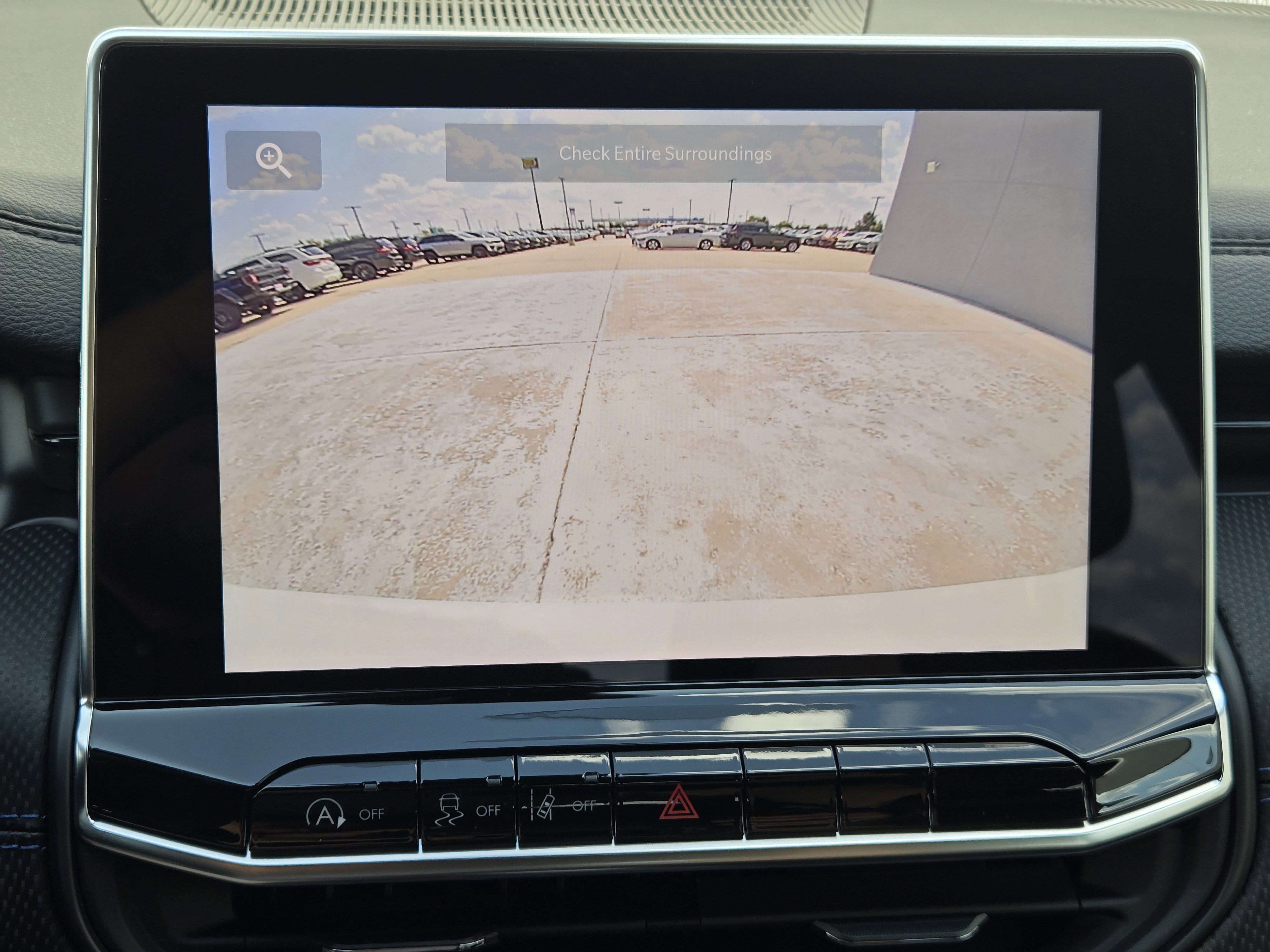New 2026 Bright White Clear-Coat Exterior Paint Jeep Latitude Altitude image 14