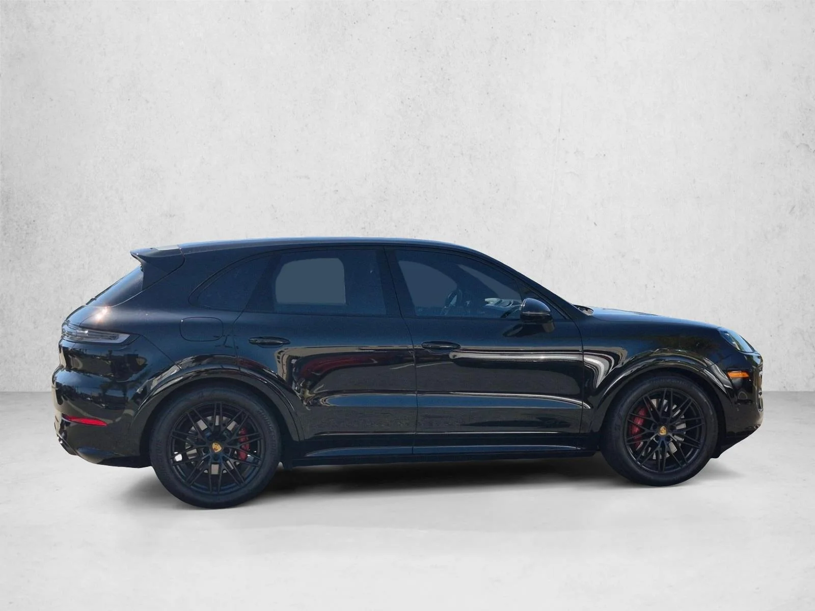 2025 Porsche Cayenne GTS - Photo 4