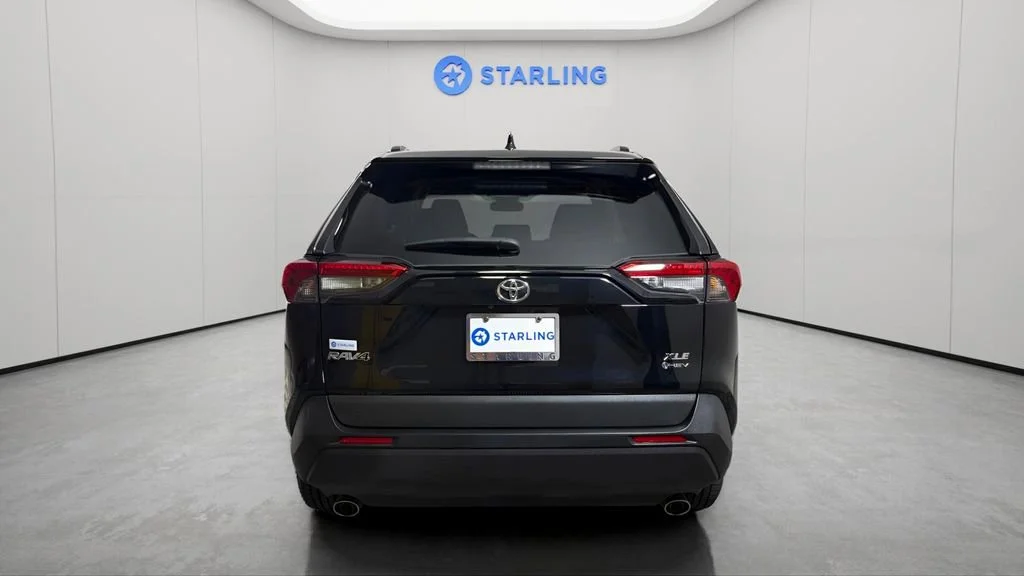 2025 Toyota RAV4 XLE - Photo 7