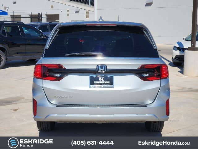 Certified Used 2026 Solar Silver Metallic Honda EX-L image 6