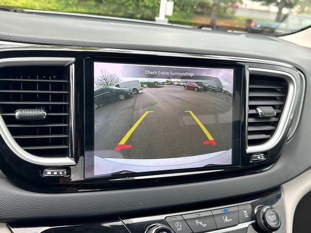 Used 2023 White Chrysler Touring L image 34