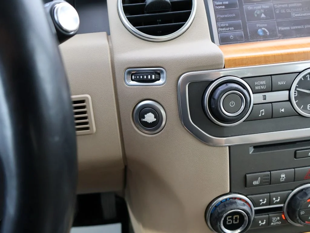 Used 2012  Land Rover HSE image 31