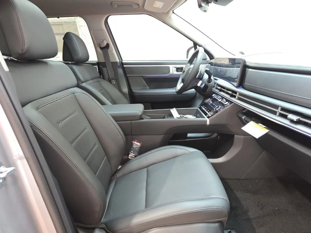 New 2026 Shimmering Silver Hyundai Limited image 8