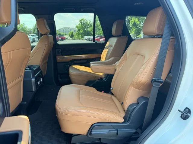 Used 2024 White Ford Platinum image 19