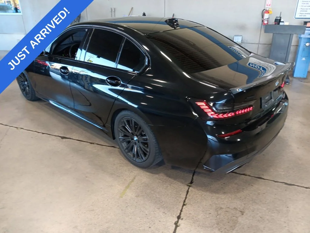 Used 2020 Black Sapphire Metallic BMW M340i xDrive image 4
