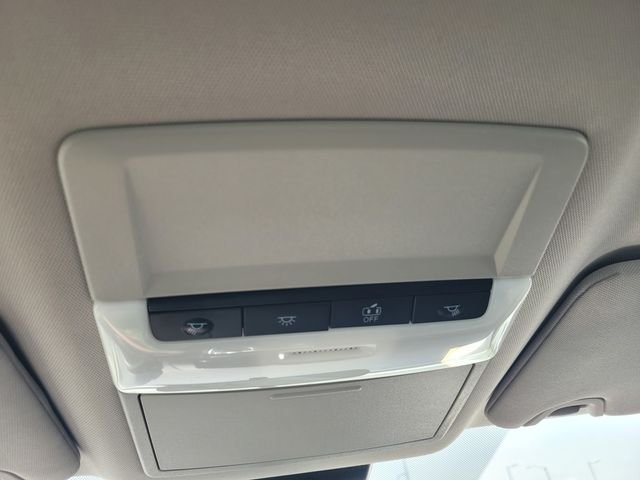 Used 2021 White Nissan 2.5 S image 22