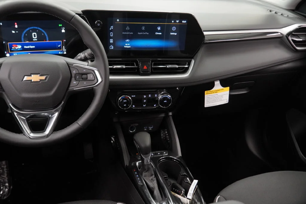 New 2026 Summit White Chevrolet LT image 21