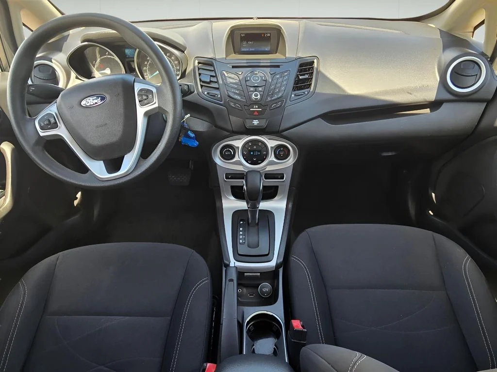 Used 2019 Magnetic Metallic Ford SE image 13