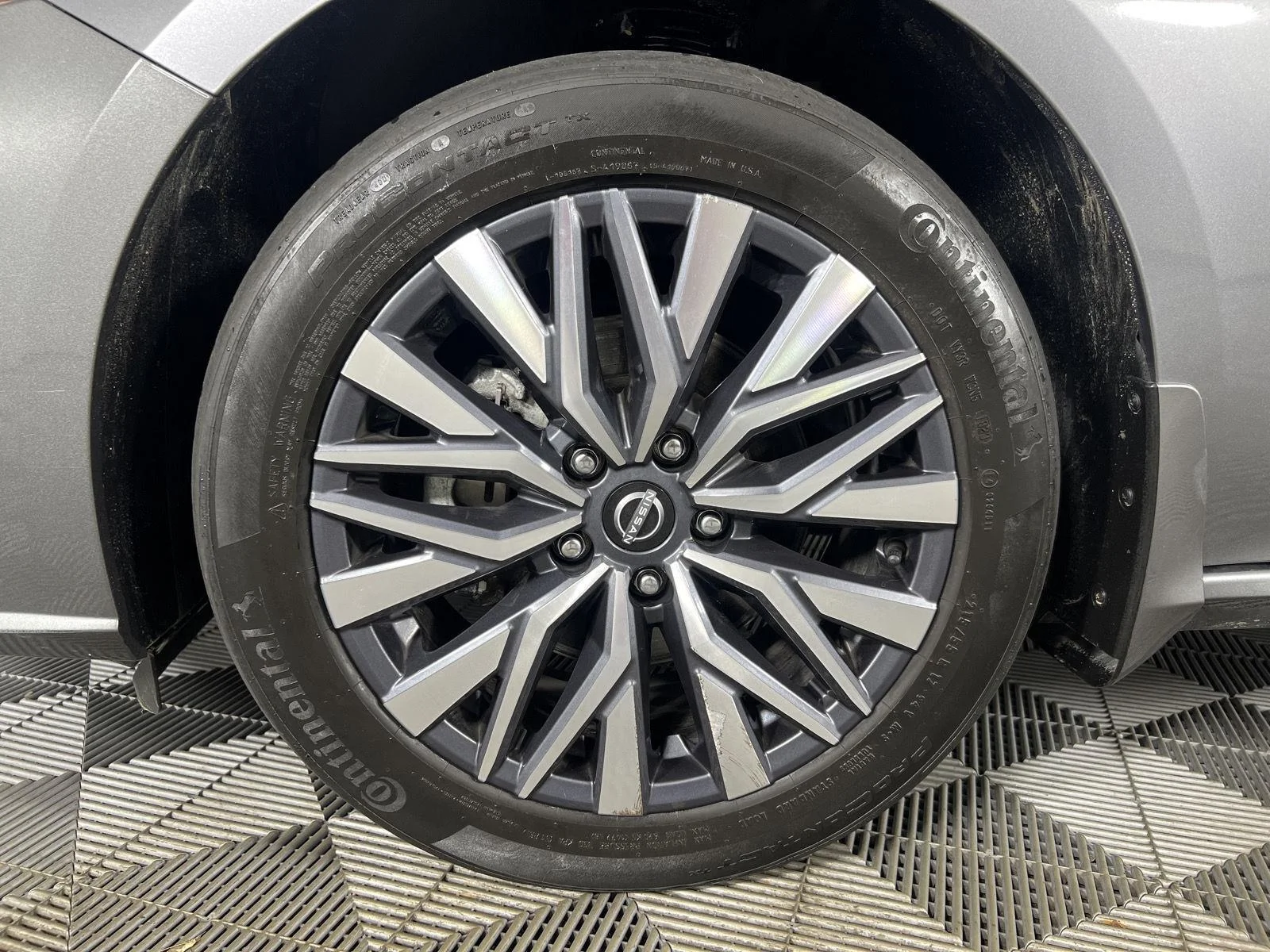 Used 2023 Gun Metallic Nissan 2.5 SV image 6