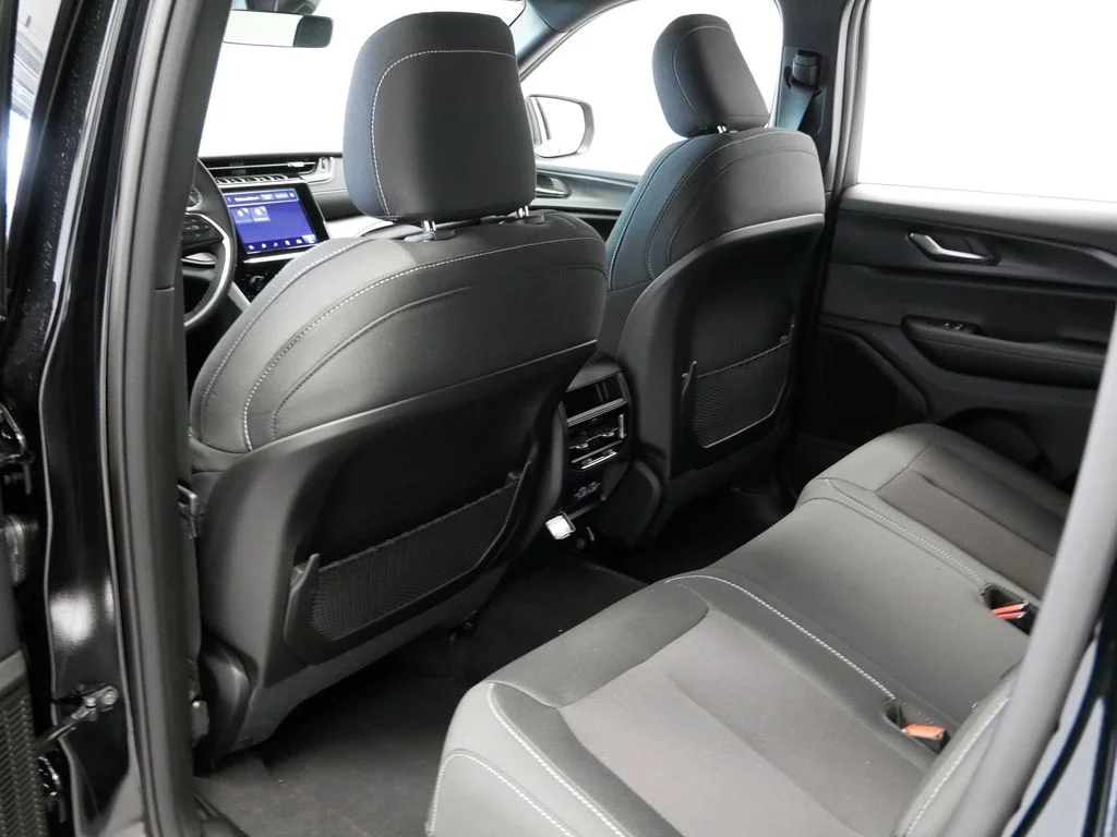 2025 Jeep Grand Cherokee Laredo - Photo 8