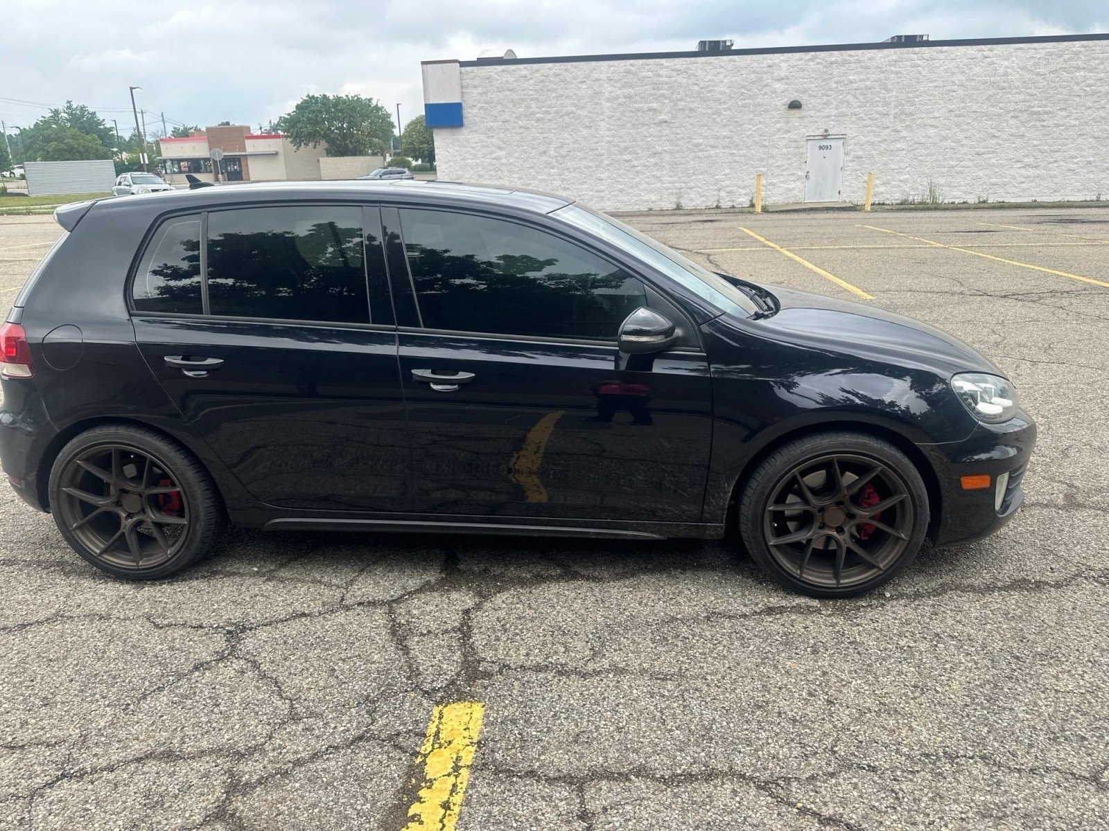 Used 2014 Deep Black Pearl Volkswagen Driver