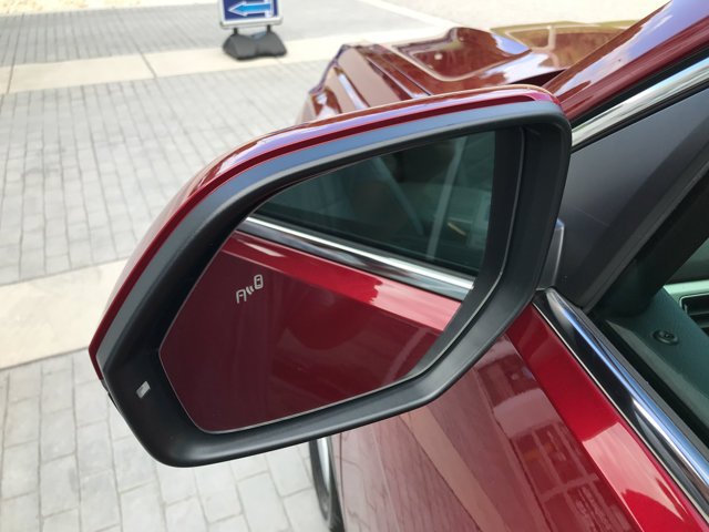 Used 2019 Fortana Red Metallic Volkswagen 3.6L V6 SEL Premium image 12
