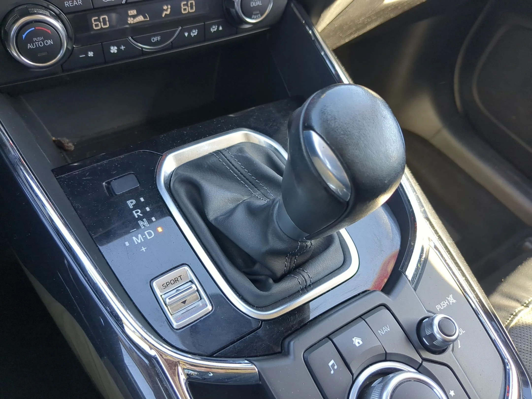 Used 2018 Sonic Silver Metallic Mazda Touring image 22