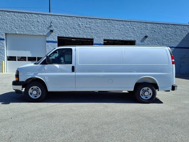 2026 Chevrolet Express Cargo Work Van - Photo 3