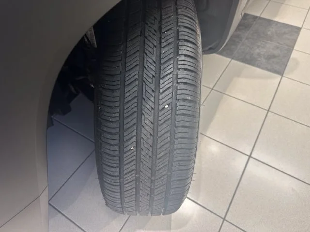 Used 2020 Black Jeep Latitude 4x4 image 23