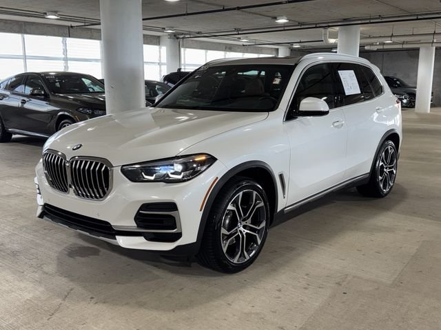 Certified Used 2023 Mineral White Metallic BMW sDrive40i image 4