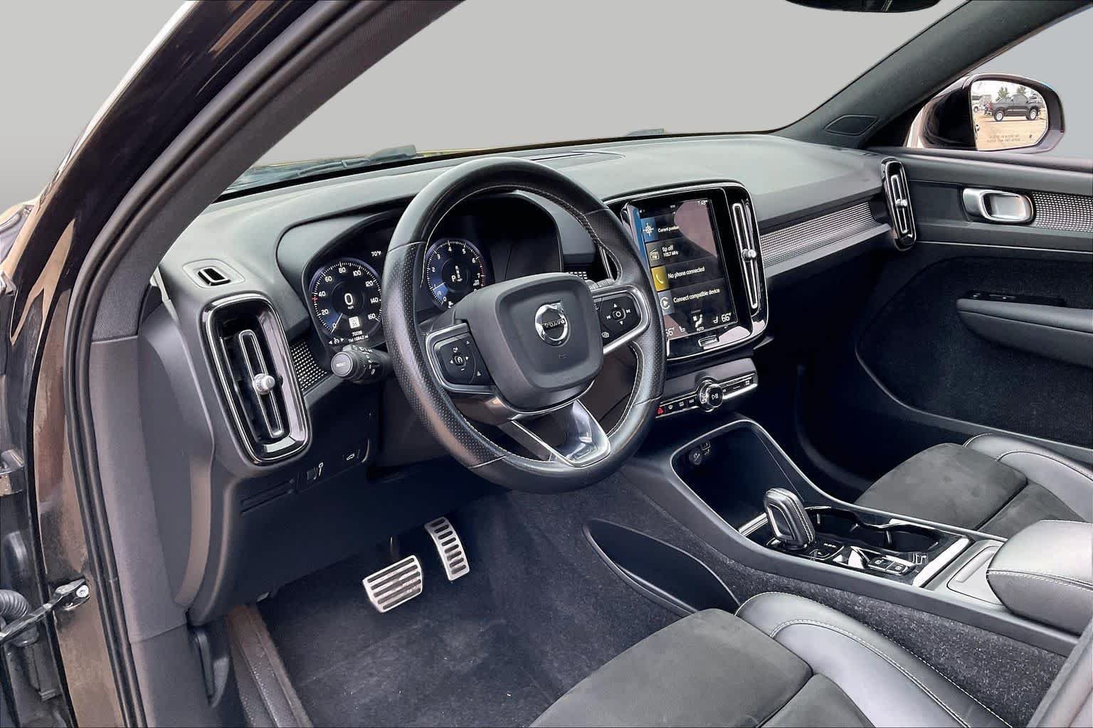 Used 2021 Black Stone Volvo R-Design image 18