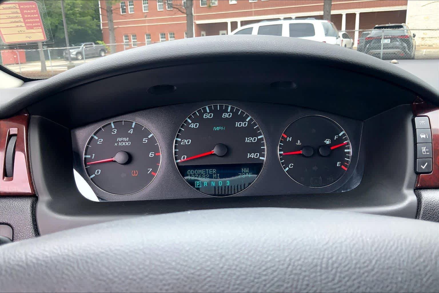 Used 2010 Silver Ice Metallic Chevrolet LT image 25