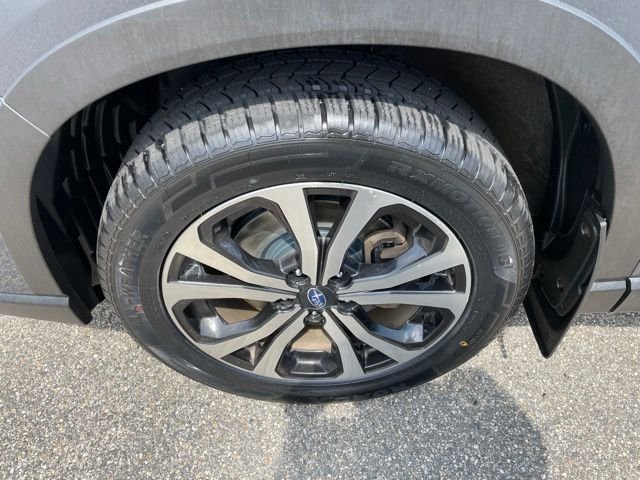 Used 2022 Gray Metallic Subaru Limited image 35