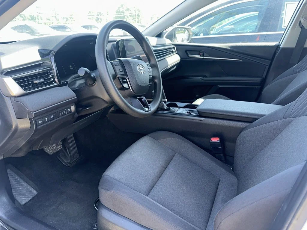 Used 2025 White Toyota LE image 7