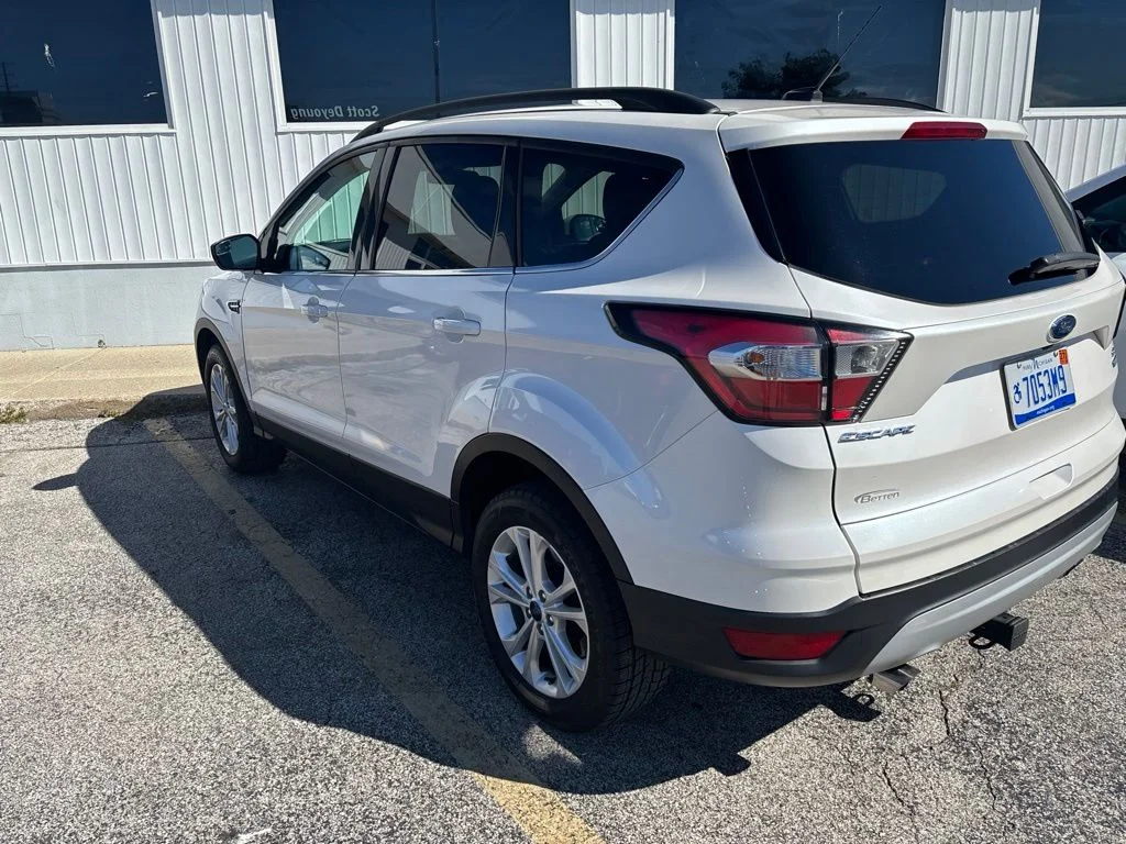 Used 2018 White Ford SE image 4