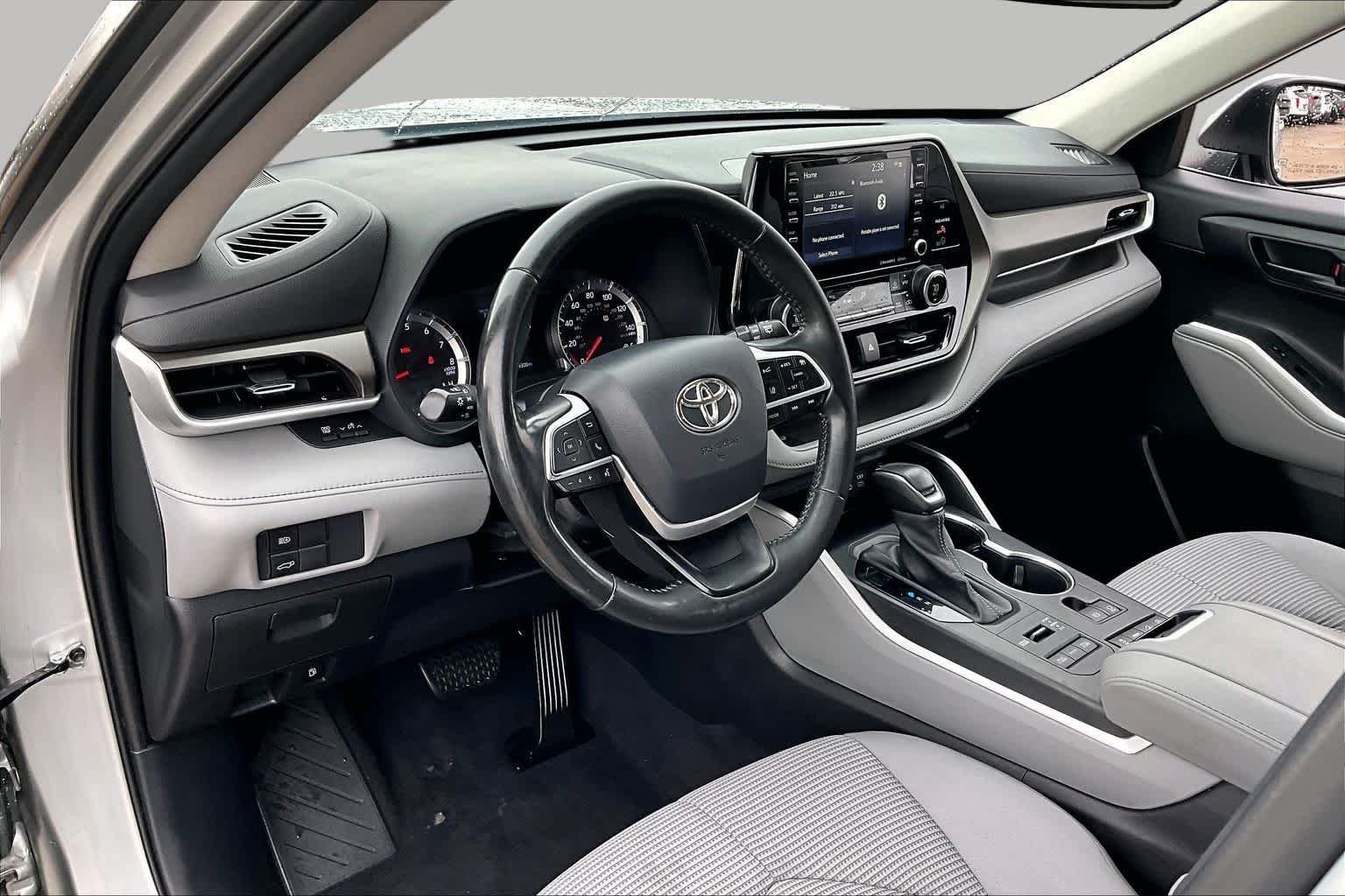 Used 2022 Celestial Silver Metallic Toyota LE image 17