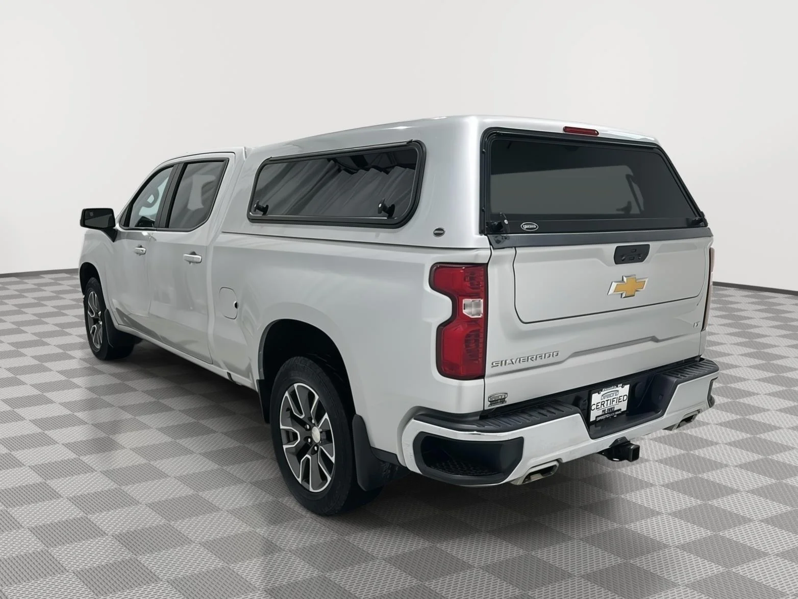 Used 2021 SILVER ICE METALLIC Chevrolet LT image 3