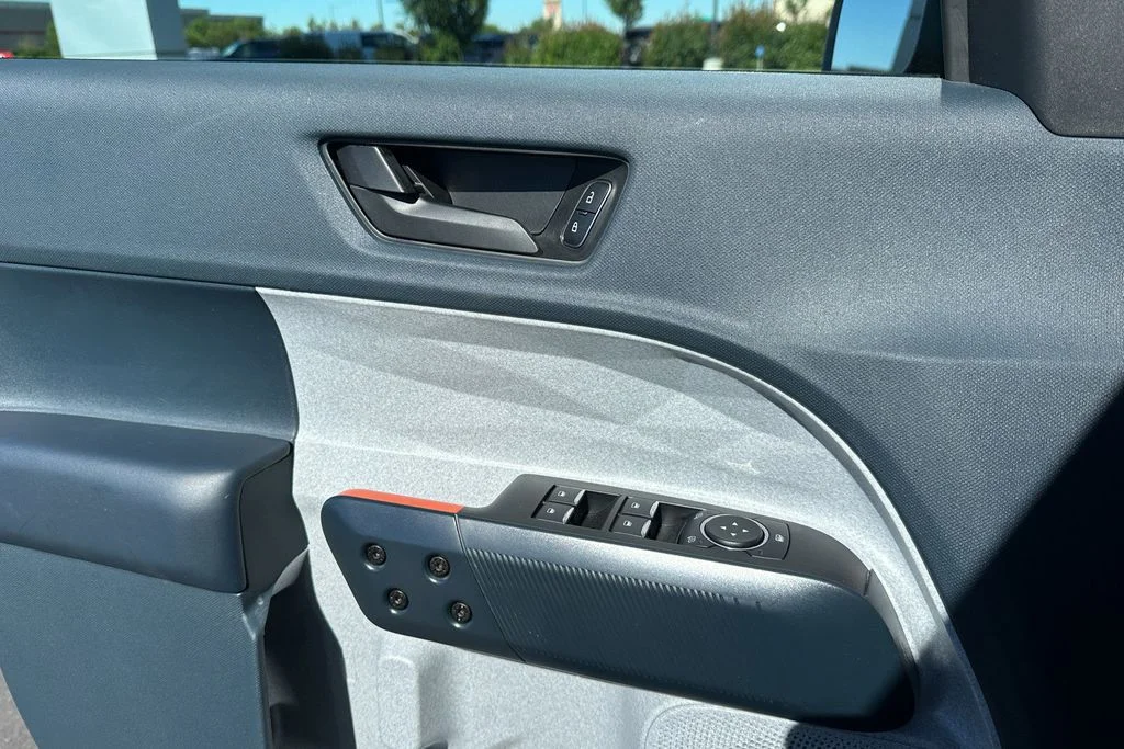 Used 2024 Silver Ford XLT image 13