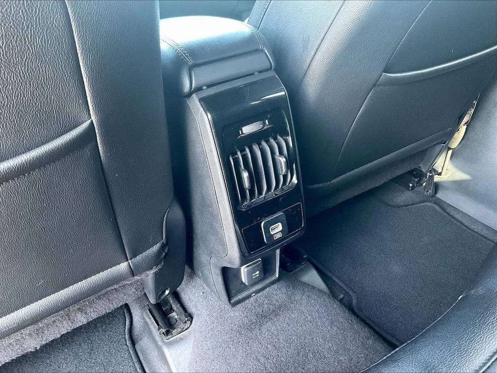 Used 2024 Black Jeep Latitude image 10