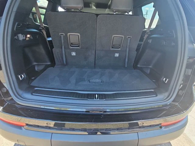 Used 2022 Black Jeep Altitude image 28