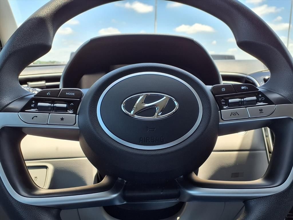 Used 2024 White Hyundai SEL image 26