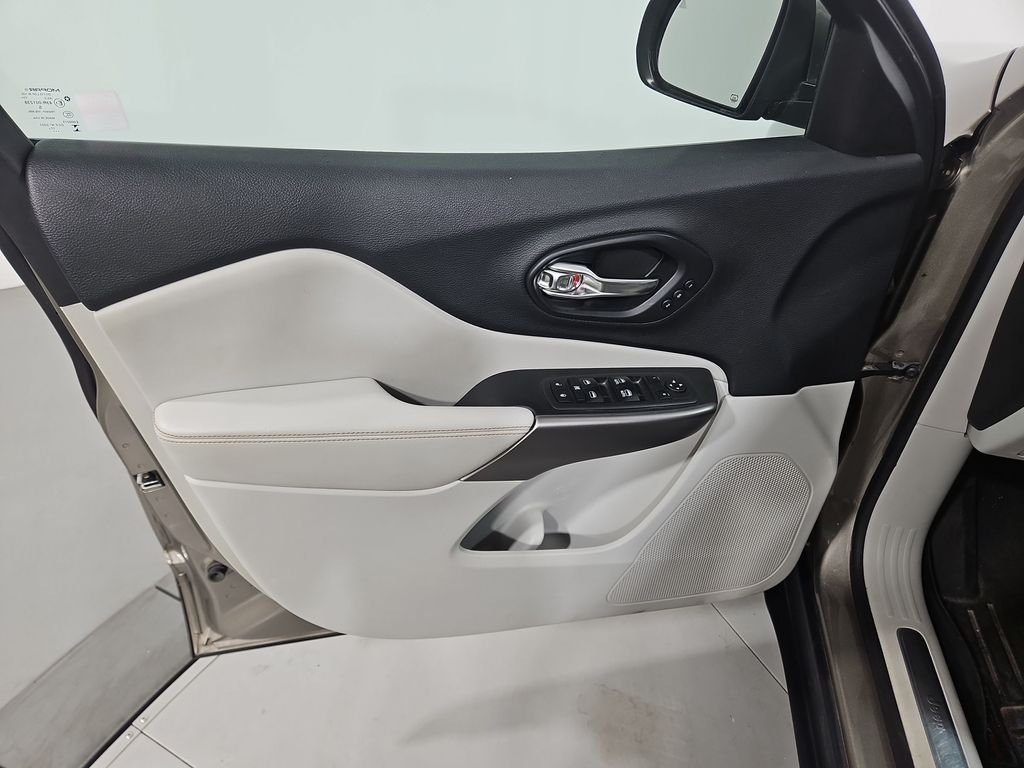 Used 2019 Beige Jeep Limited image 11