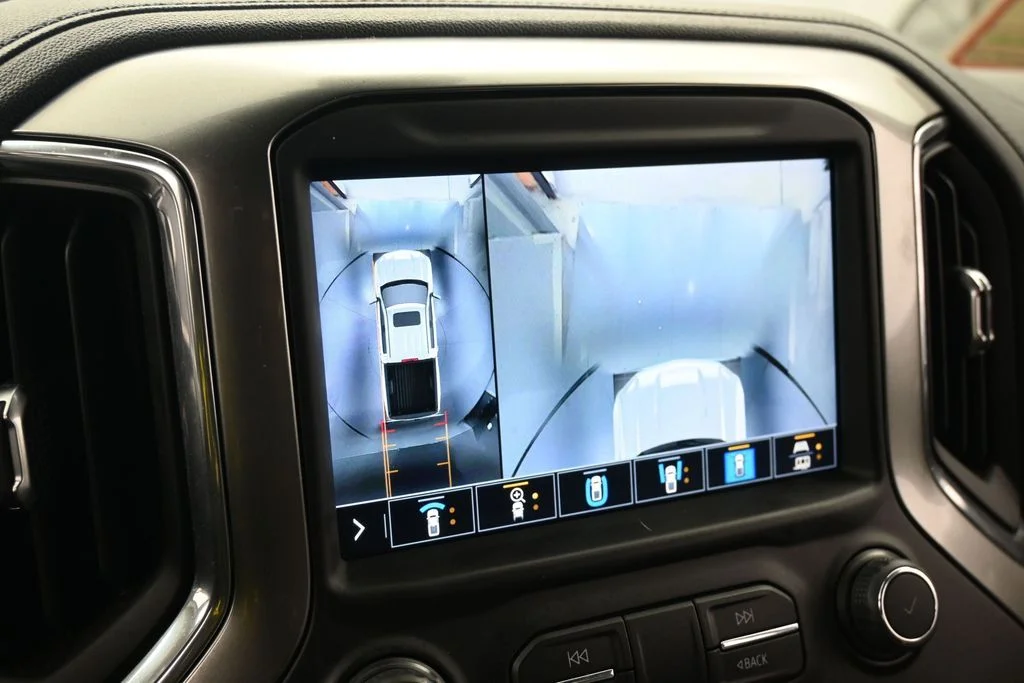 Used 2022 Iridescent Pearl Tricoat Chevrolet LTZ image 17