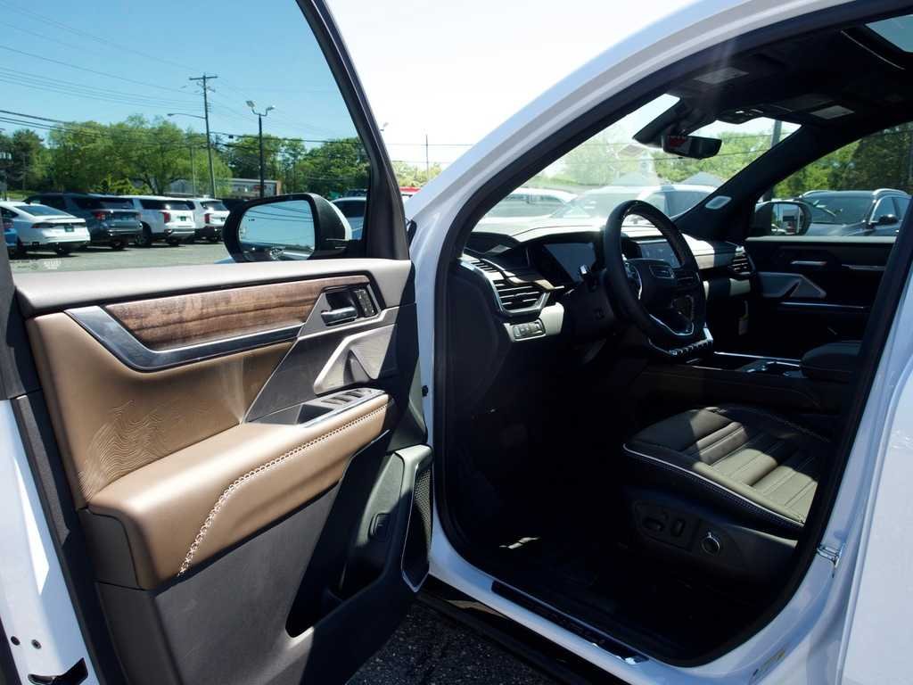 2026 GMC Acadia Denali Ultimate - Photo 9