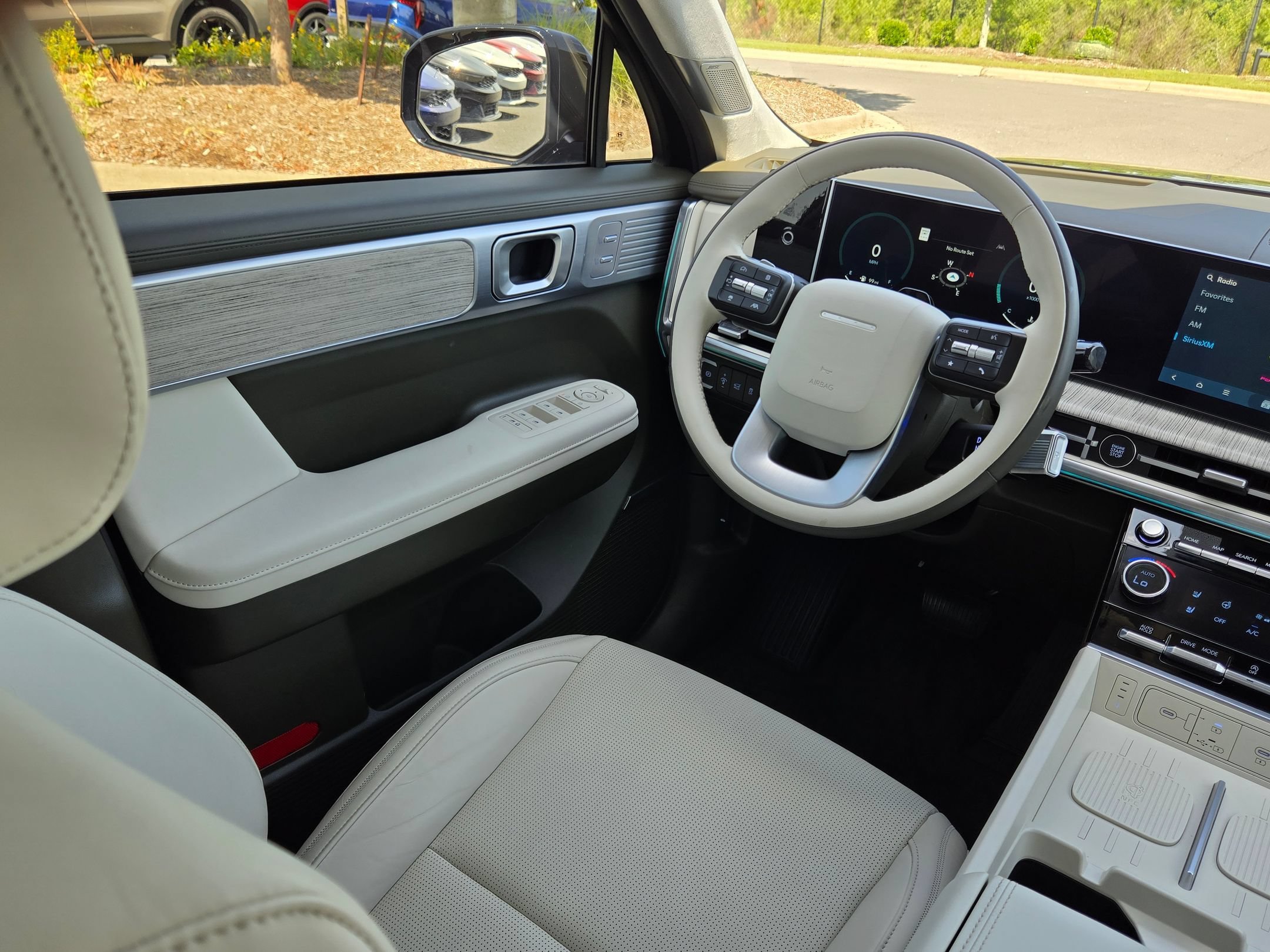 Used 2025 Phantom Black Hyundai Calligraphy image 9