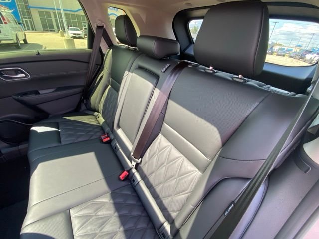 New 2026 Gun Metallic Nissan Platinum image 41