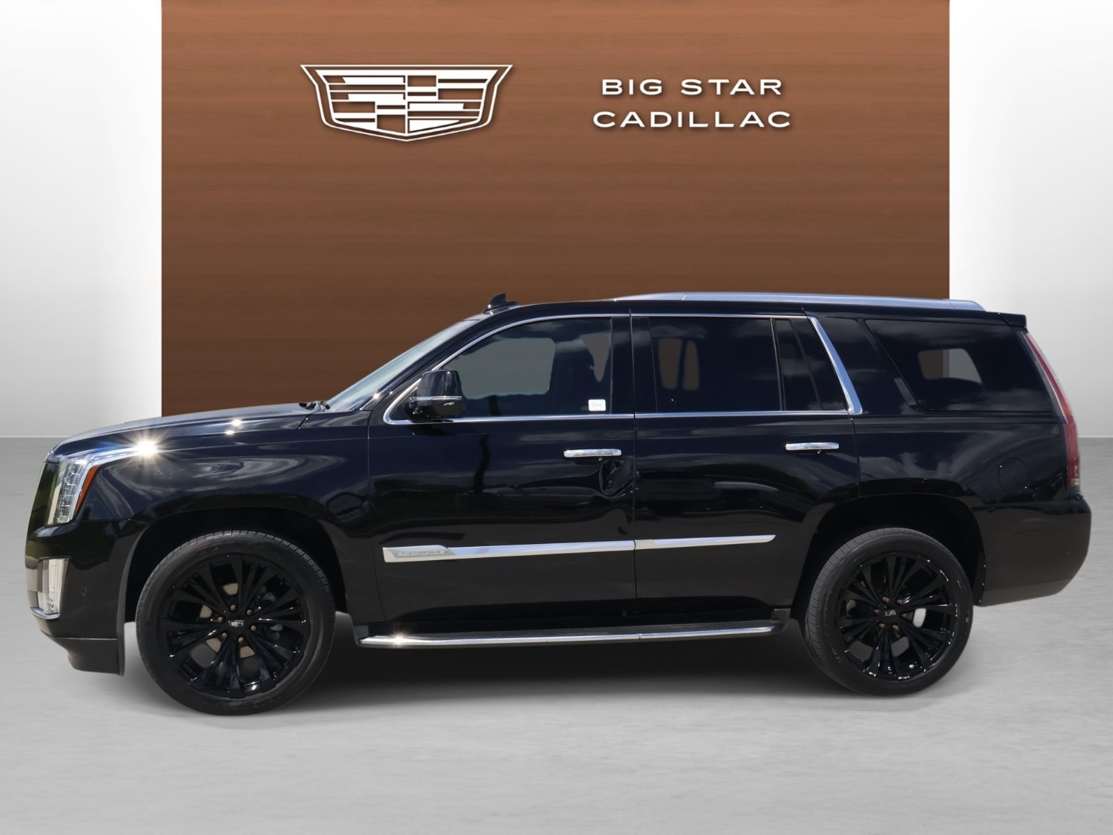 Used 2017 Cadillac Escalade Luxury with VIN 1GYS3BKJ0HR195990 for sale in Friendswood, TX