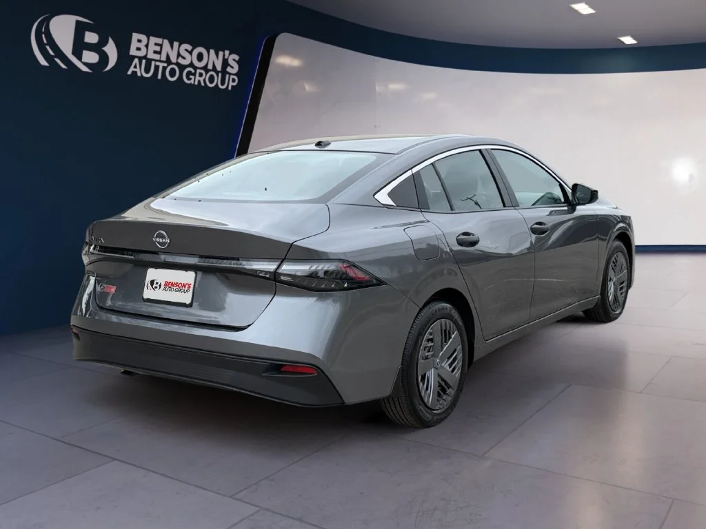New 2027 Gray Nissan S image 5