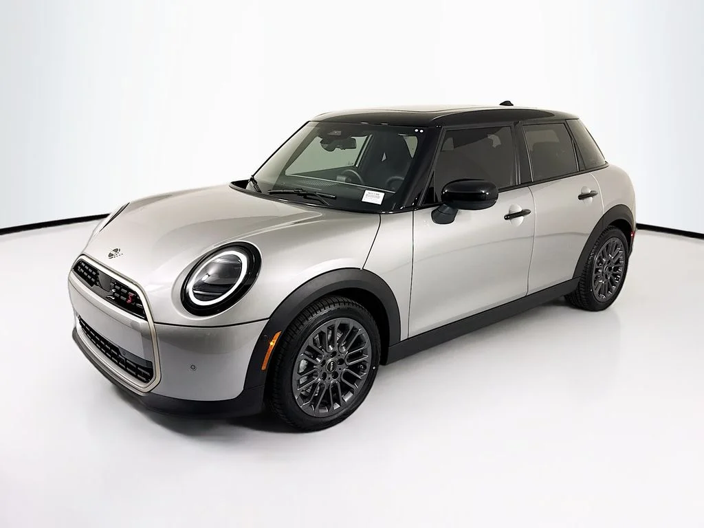 2026 MINI Hardtop Cooper S Signature's photo