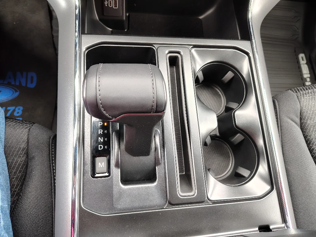 New 2026 Carbonized Gray Metallic Ford XLT CREW CAB 4X4 5.0 image 24