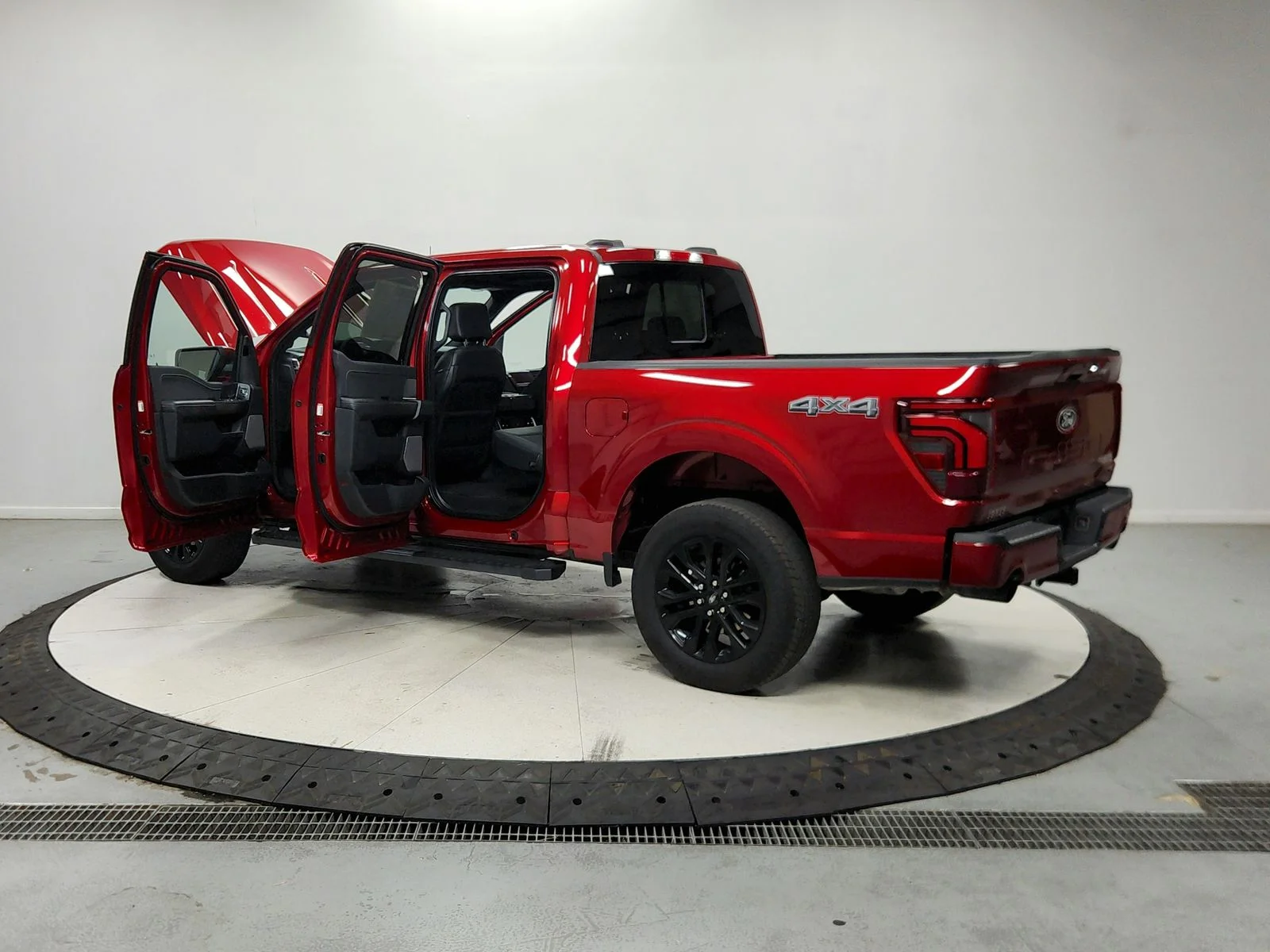 Used 2025 Red Ford Lariat image 14