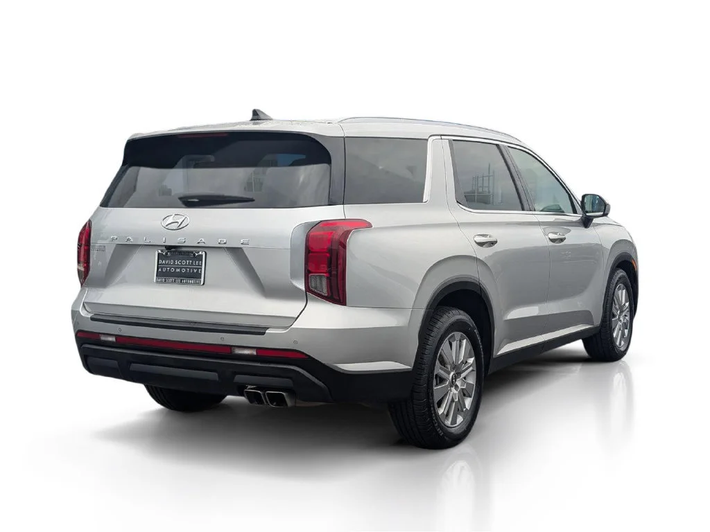 Used 2024 Typhoon Silver Hyundai SEL 7P image 5