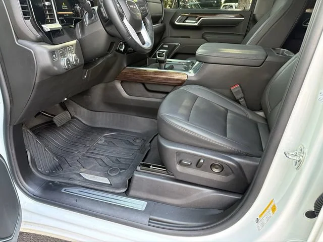 Used 2026 Summit White GMC Elevation image 9