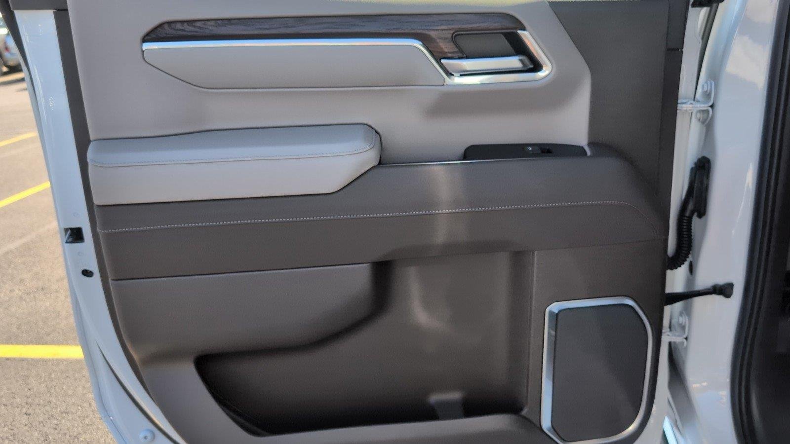 New 2026 Glacier White Tricoat GMC SLT image 38