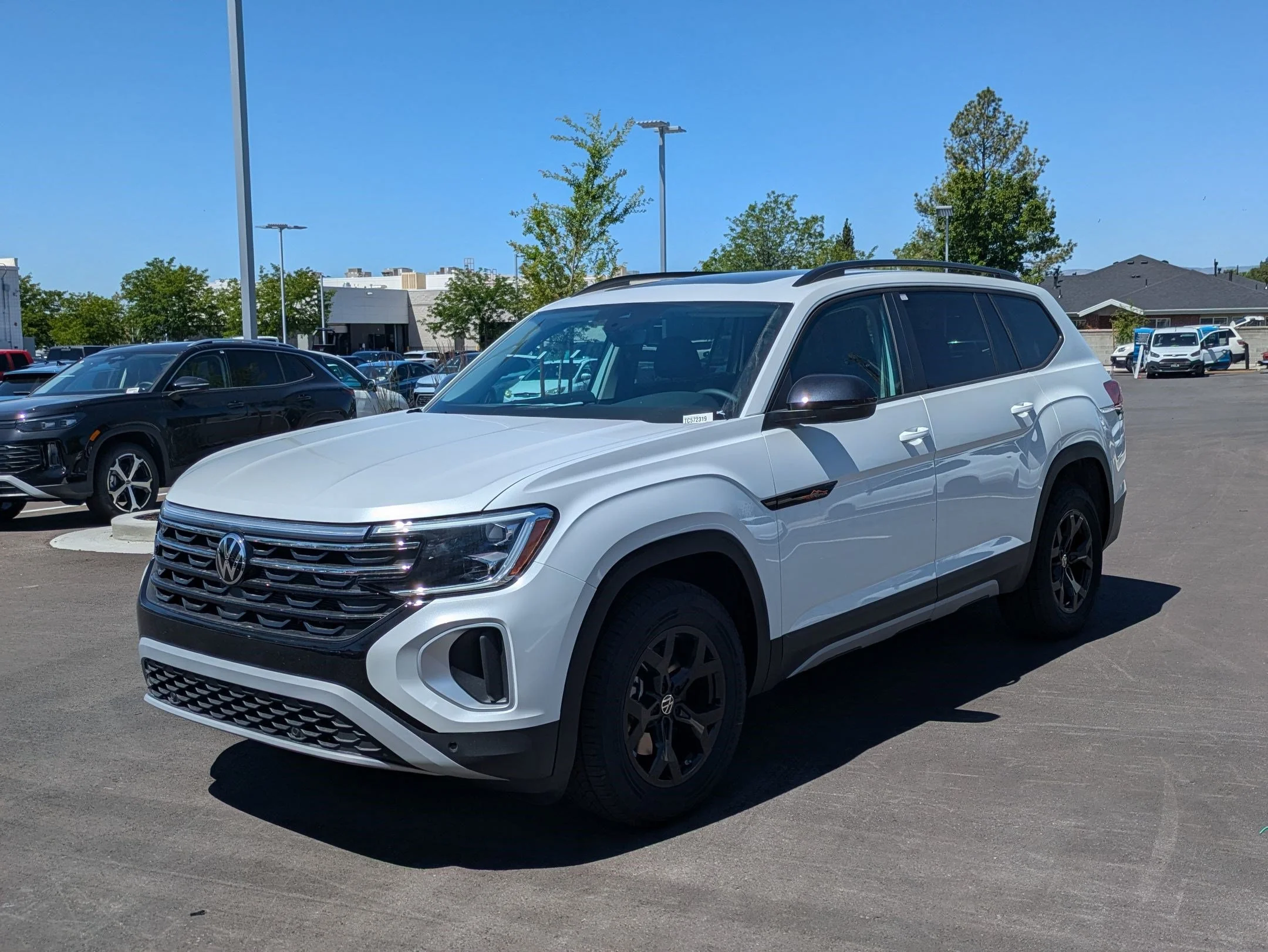 New 2026 Opal White Pearl Volkswagen 2.0T Peak Edition image 8