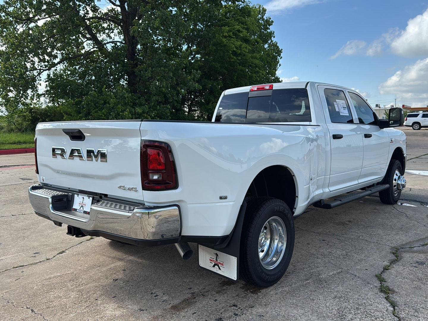 New 2026 Bright White Clear-Coat Exterior Paint RAM Tradesman image 8